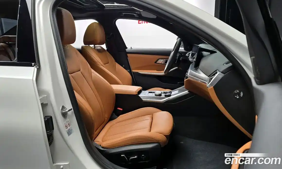 BMW 3-Series 2024 2.0 гидро, фото 16