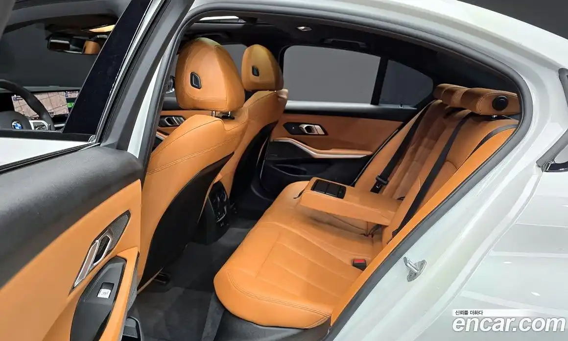 BMW 3-Series 2024 2.0 гидро, фото 17