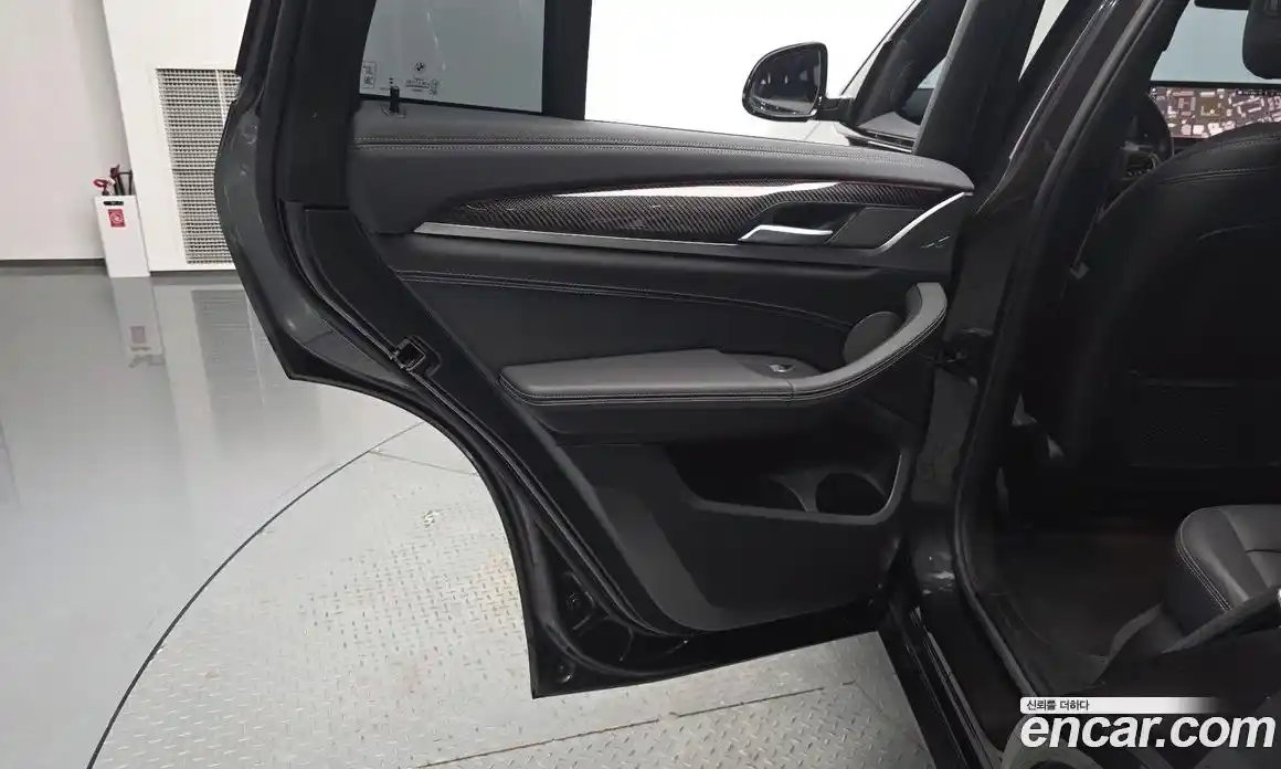 BMW X4 2023 2.0 гидро, фото 14