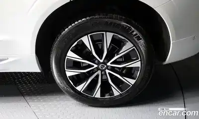 Volvo XC60 2023 2.0 автомат (гидро), миниатюра 5