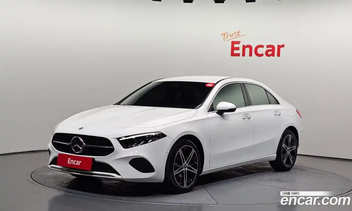Mercedes-Benz A-Class 2024 2.0 гидро, фото 1