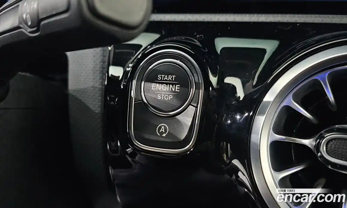 Mercedes-Benz A-Class 2024 2.0 гидро, фото 29