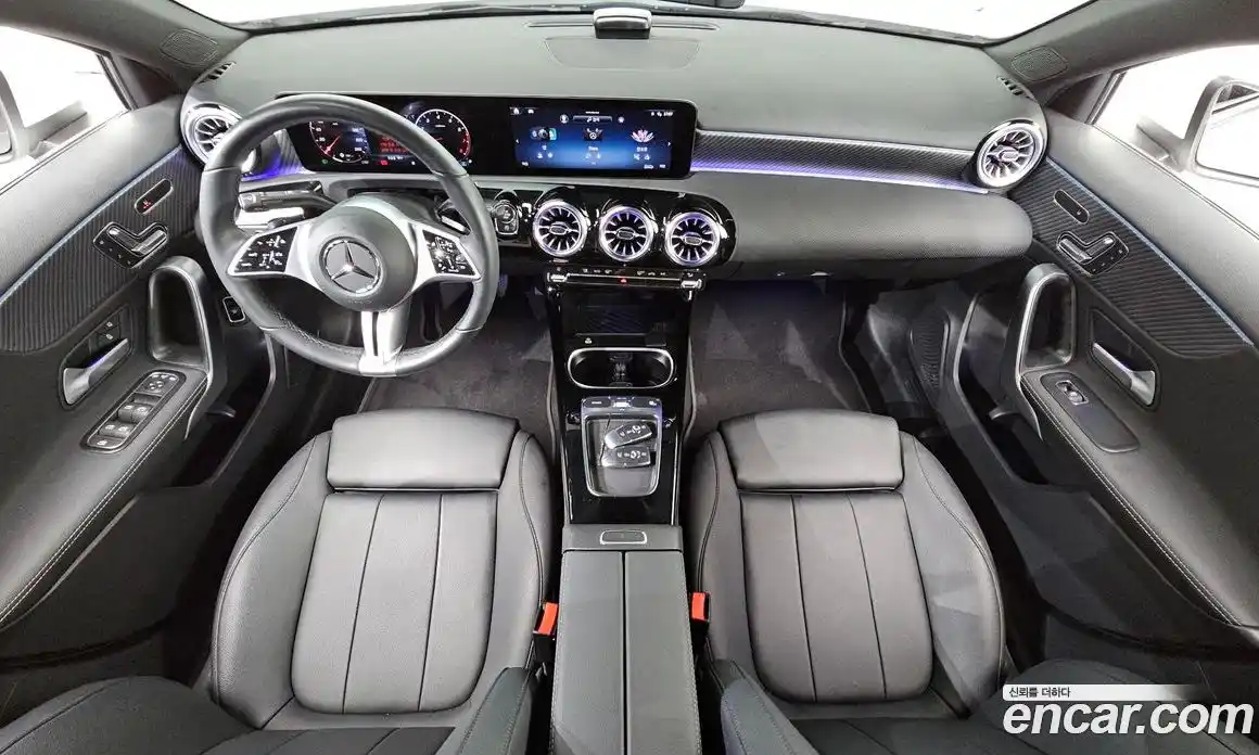 Mercedes-Benz A-Class 2024 2.0 гидро, фото 10