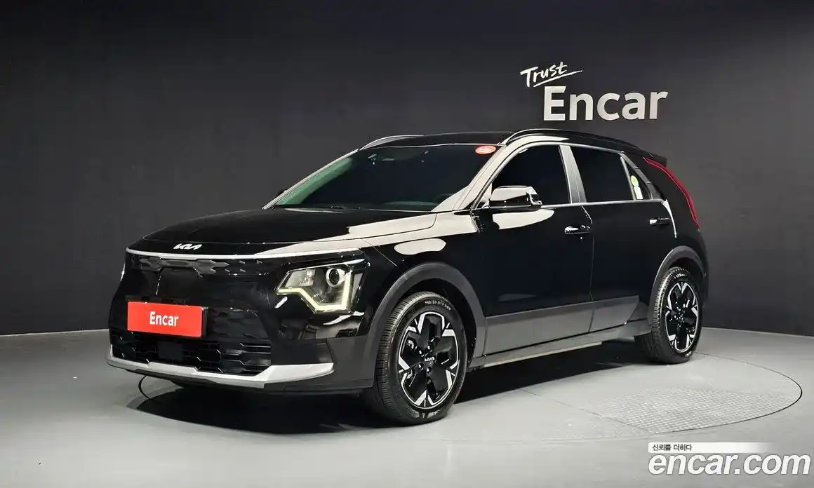 Kia Niro 2023 0.2 автомат (гидро), фото 1