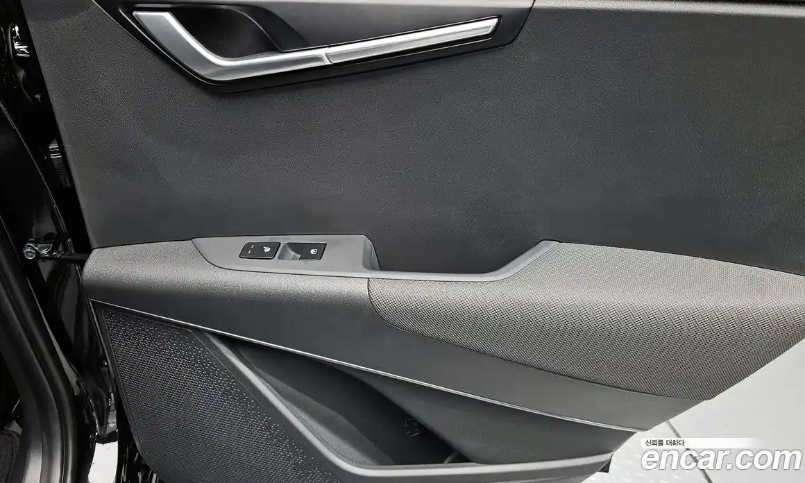 Kia Niro 2023 0.2 автомат (гидро), фото 15