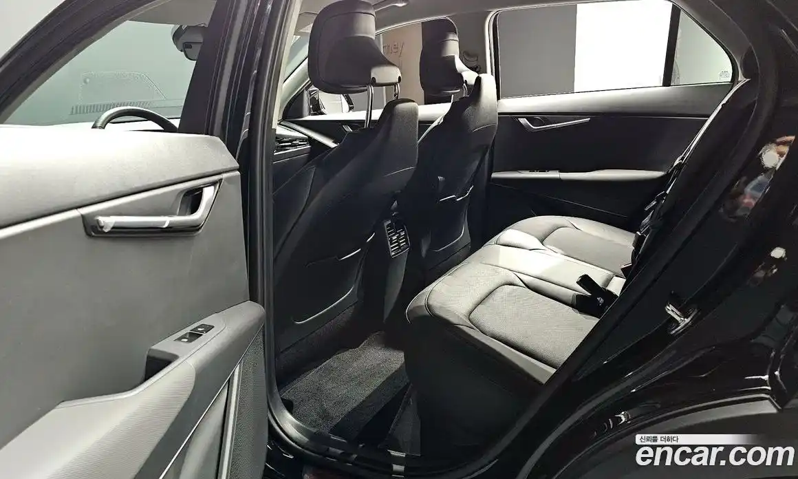 Kia Niro 2023 0.2 автомат (гидро), фото 16