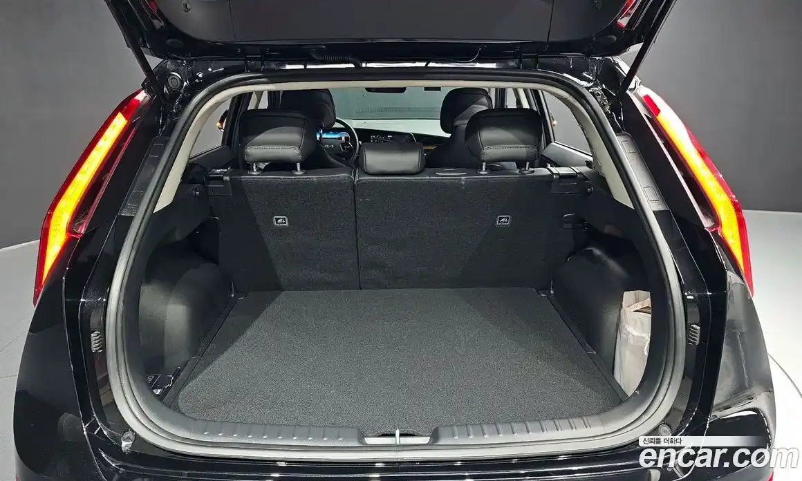 Kia Niro 2023 0.2 автомат (гидро), фото 26