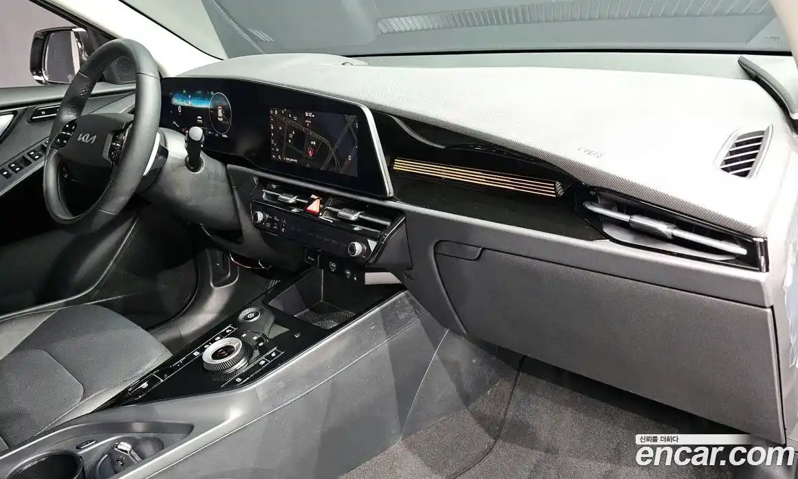 Kia Niro 2023 0.2 автомат (гидро), фото 30