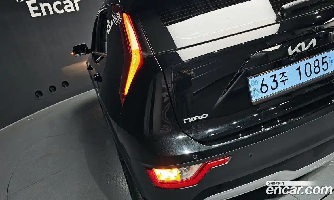 Kia Niro 2023 0.2 автомат (гидро), фото 9