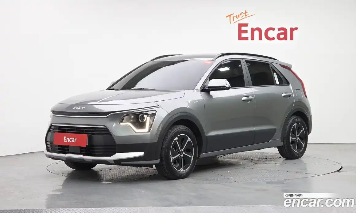 Kia Niro 2024 1.6 автомат (гидро), фото 1