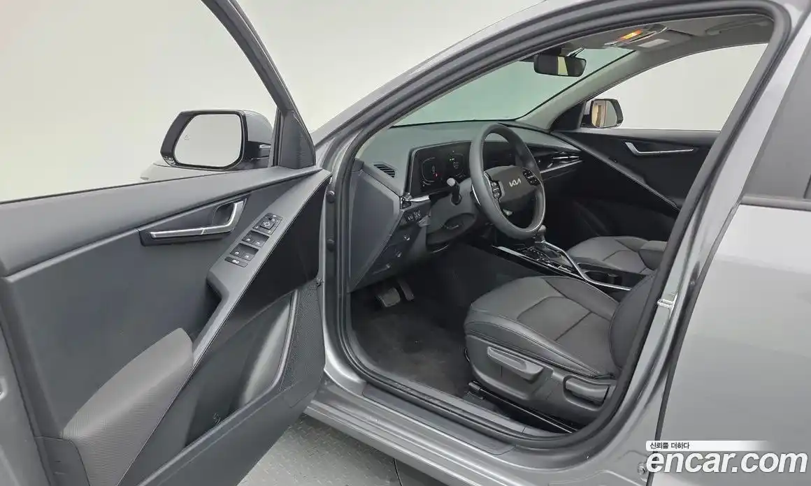 Kia Niro 2024 1.6 автомат (гидро), фото 10
