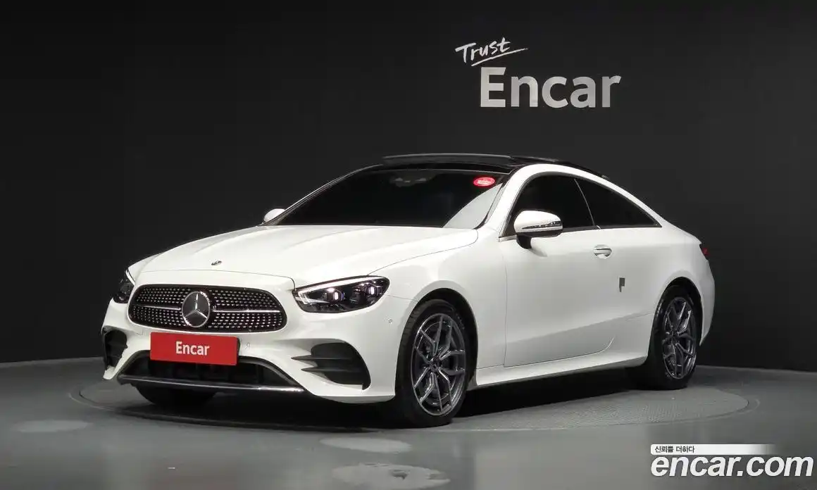Mercedes-Benz E-Class 2022 2.0 гидро, фото 1