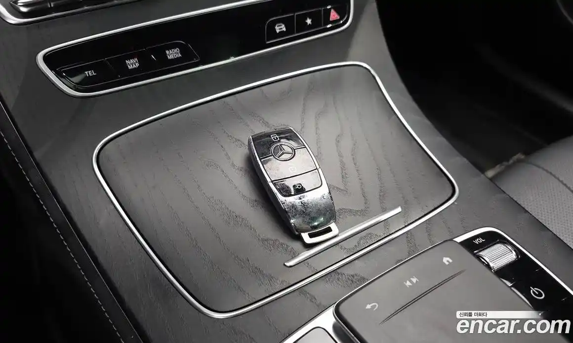 Mercedes-Benz E-Class 2022 2.0 гидро, фото 31