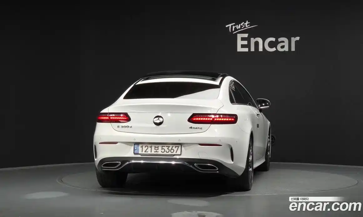 Mercedes-Benz E-Class 2022 2.0 гидро, фото 4