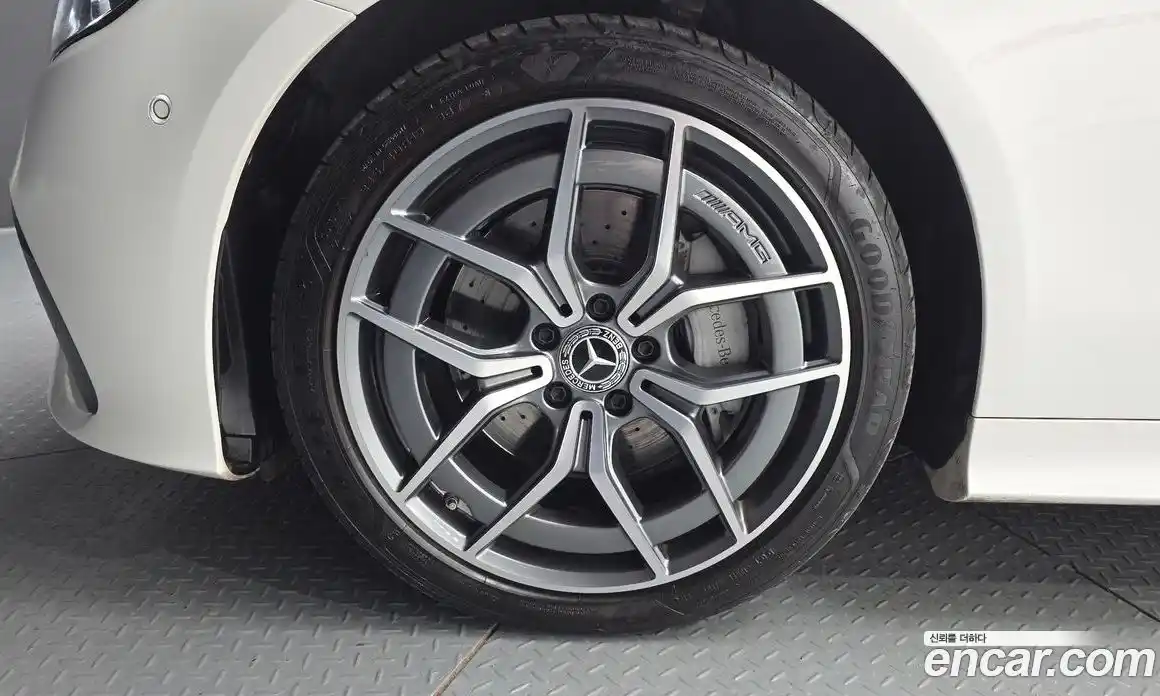 Mercedes-Benz E-Class 2022 2.0 гидро, фото 5