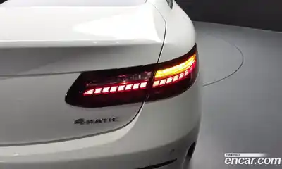 Mercedes-Benz E-Class 2022 2.0 гидро, миниатюра 9