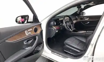 Mercedes-Benz E-Class 2023 2.0 гидро, миниатюра 12