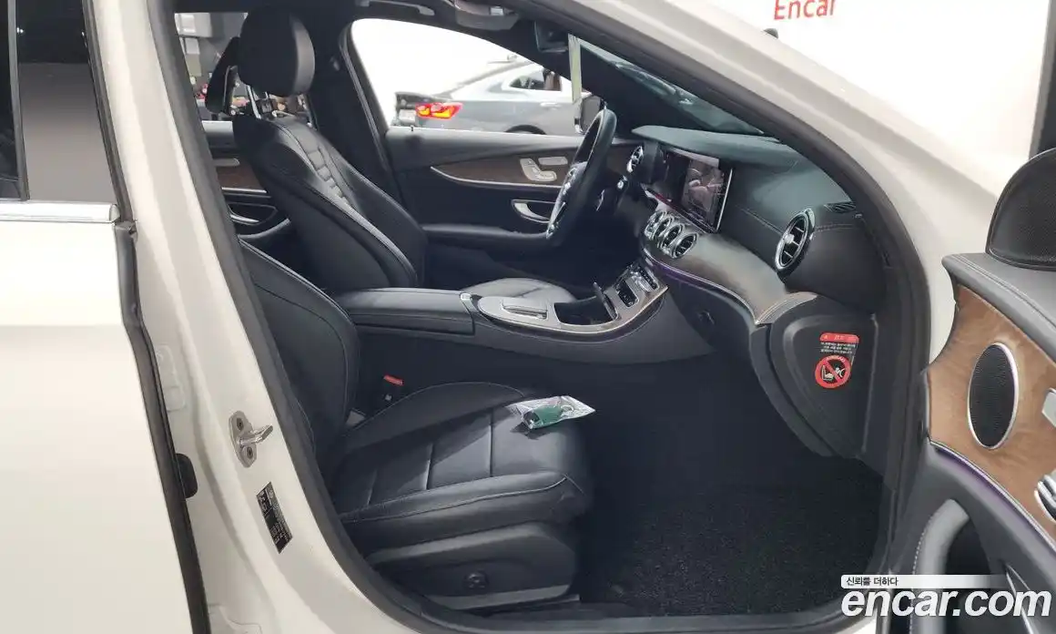 Mercedes-Benz E-Class 2023 2.0 гидро, фото 15