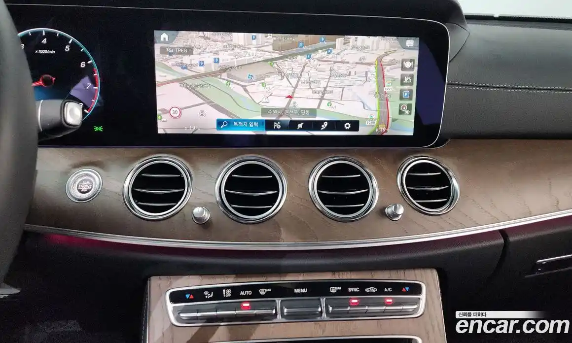 Mercedes-Benz E-Class 2023 2.0 гидро, фото 17
