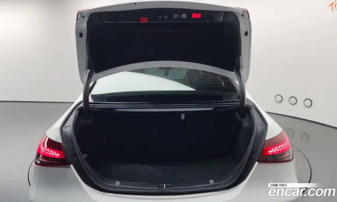 Mercedes-Benz E-Class 2023 2.0 гидро, фото 25