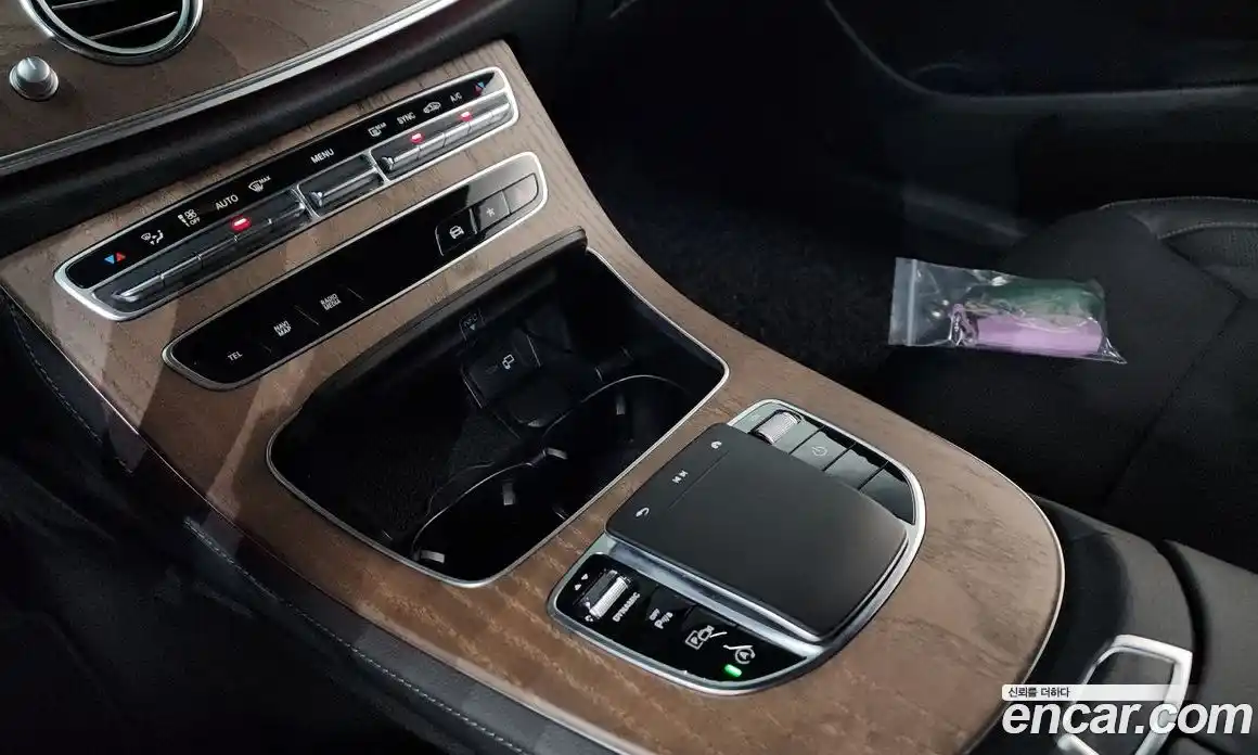 Mercedes-Benz E-Class 2023 2.0 гидро, фото 26