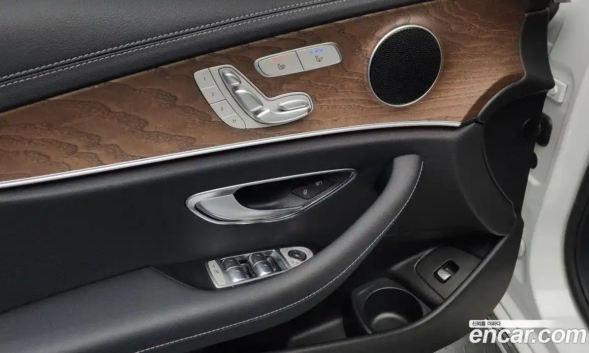 Mercedes-Benz E-Class 2023 2.0 гидро, фото 27