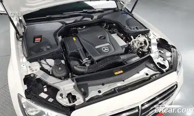 Mercedes-Benz E-Class 2023 2.0 гидро, миниатюра 5