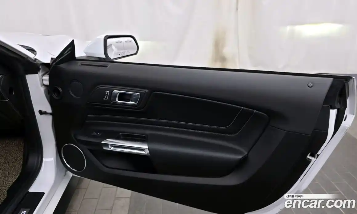 Ford Mustang 2022 5.0 автомат (гидро), фото 15