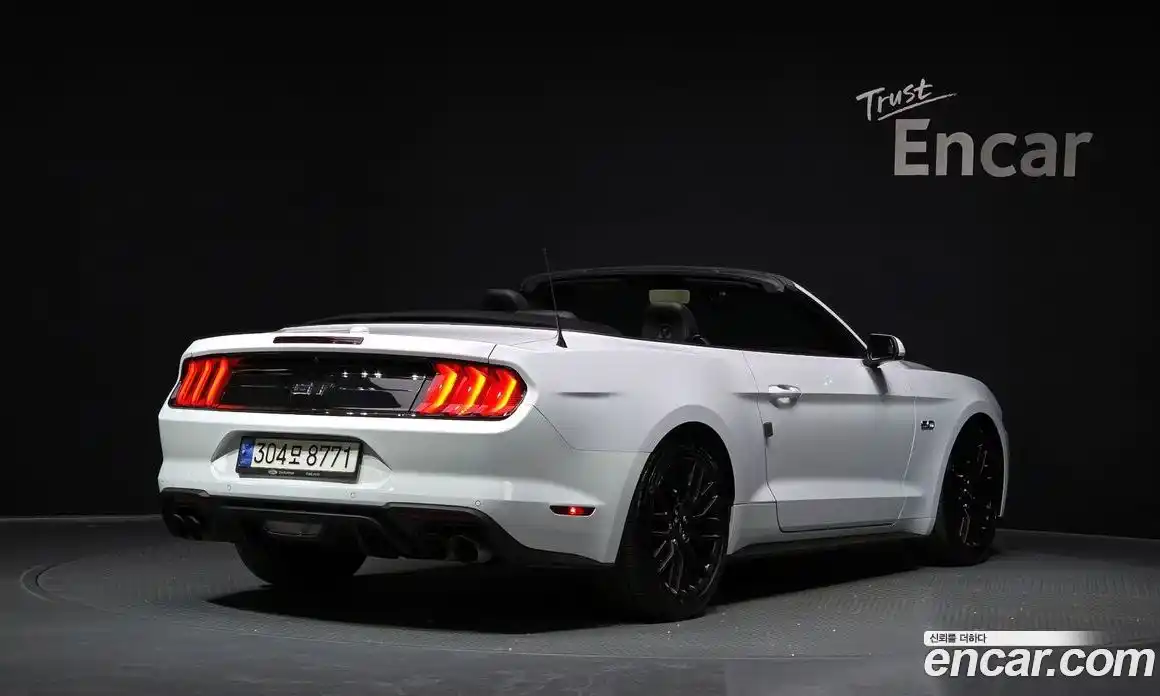 Ford Mustang 2022 5.0 автомат (гидро), фото 2