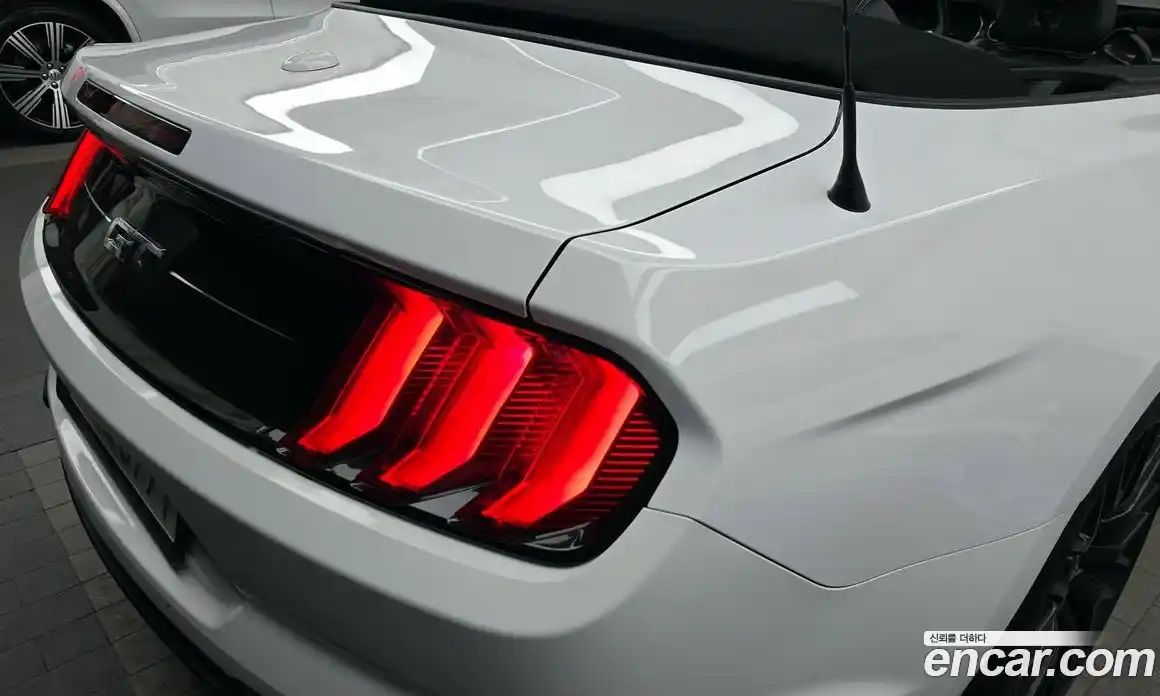 Ford Mustang 2022 5.0 автомат (гидро), фото 9