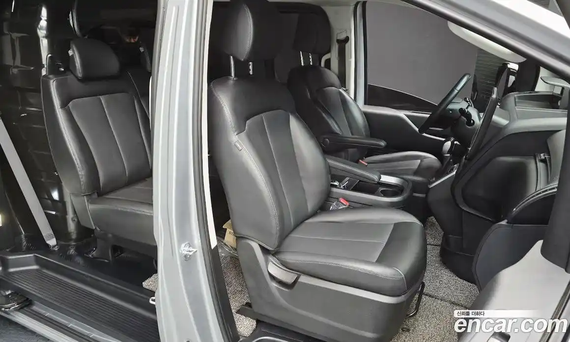 Hyundai Staria 2022 3.5 гидро, фото 18