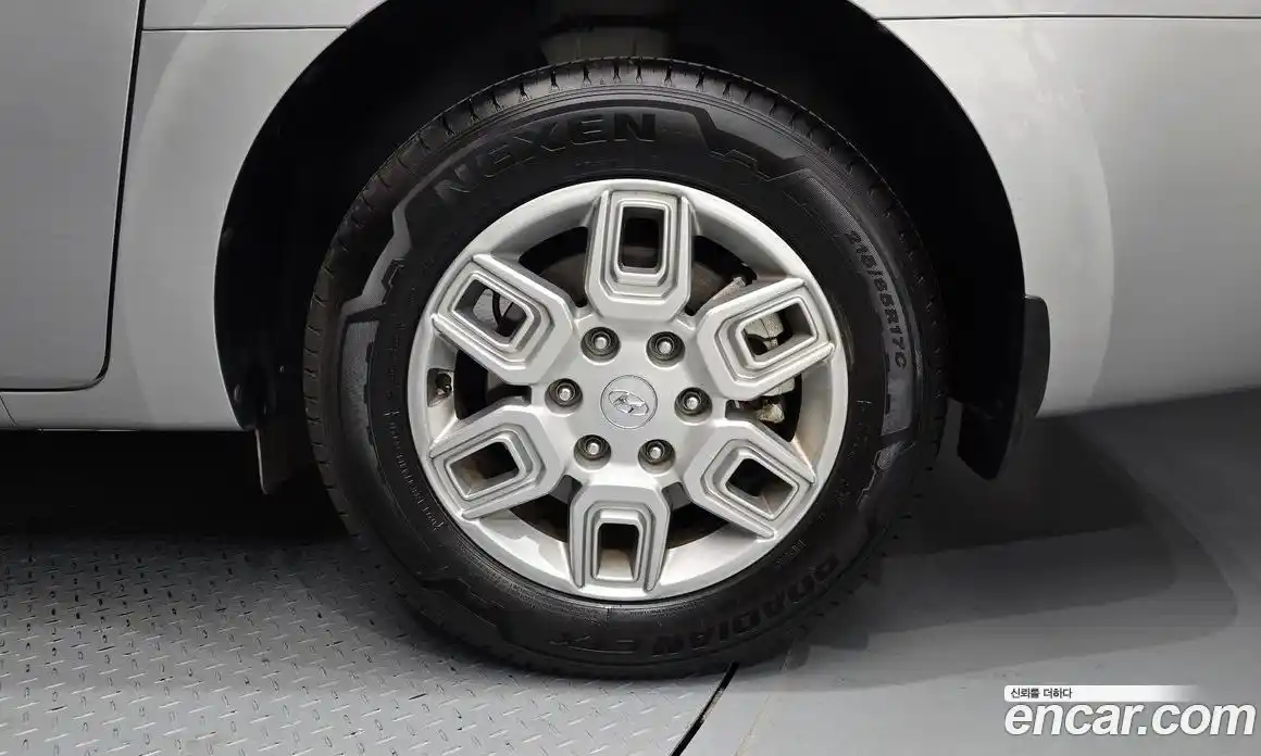 Hyundai Staria 2022 3.5 гидро, фото 7