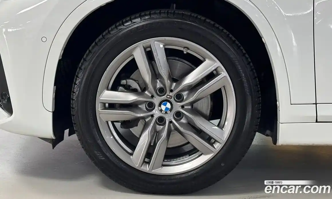 BMW X1 2021 2.0 автомат (гидро), фото 5