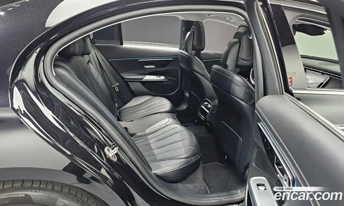 Mercedes-Benz E-Class 2024 2.0 гидро, фото 12