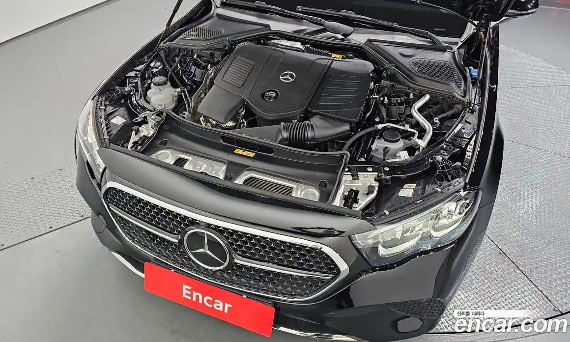 Mercedes-Benz E-Class 2024 2.0 гидро, фото 6