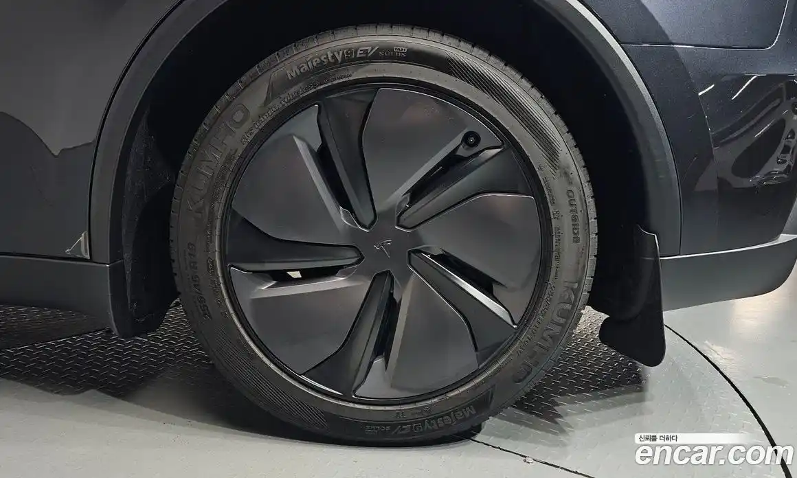 Tesla Model Y 2025 0.2 гидро, фото 6