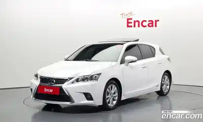 Lexus CT200h