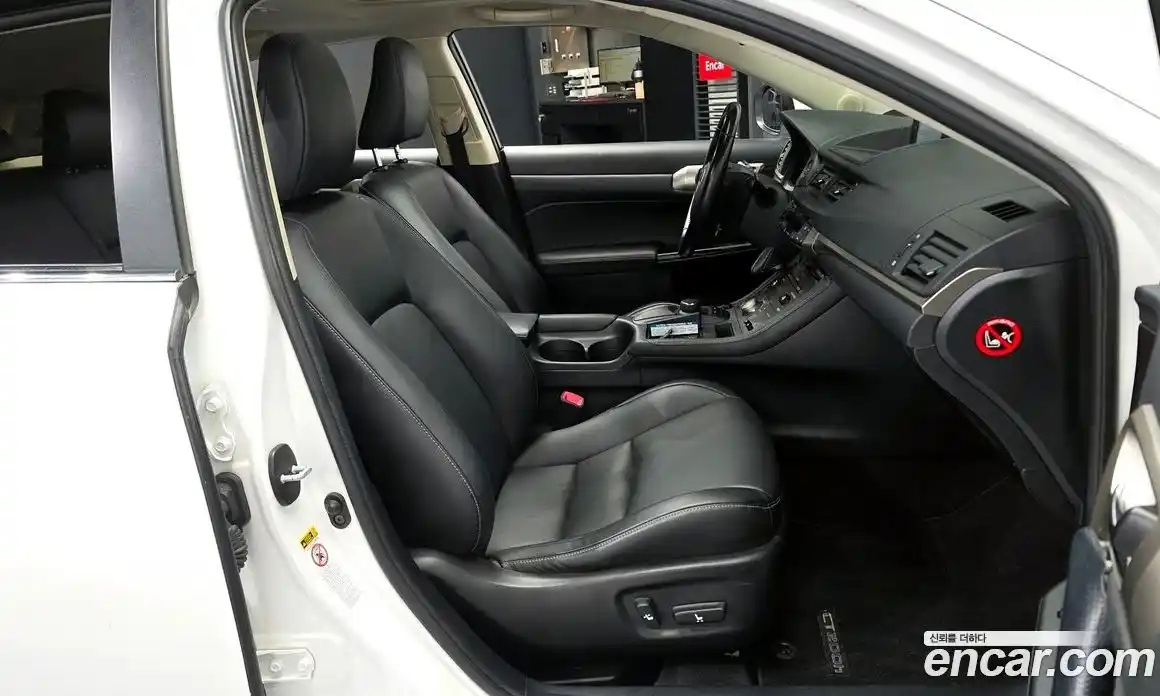 Lexus CT200h 2015 1.8 гидро, фото 11