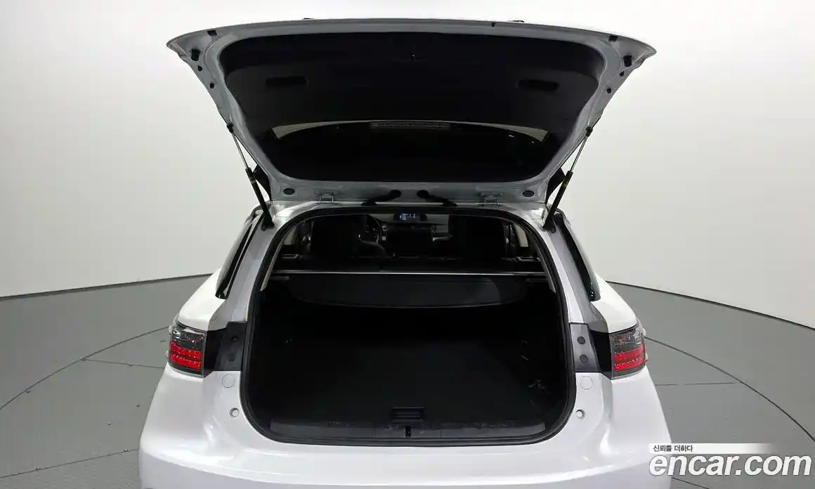 Lexus CT200h 2015 1.8 гидро, фото 20