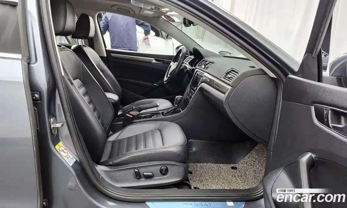 Volkswagen Passat 2018 2.0 автомат (гидро), фото 17