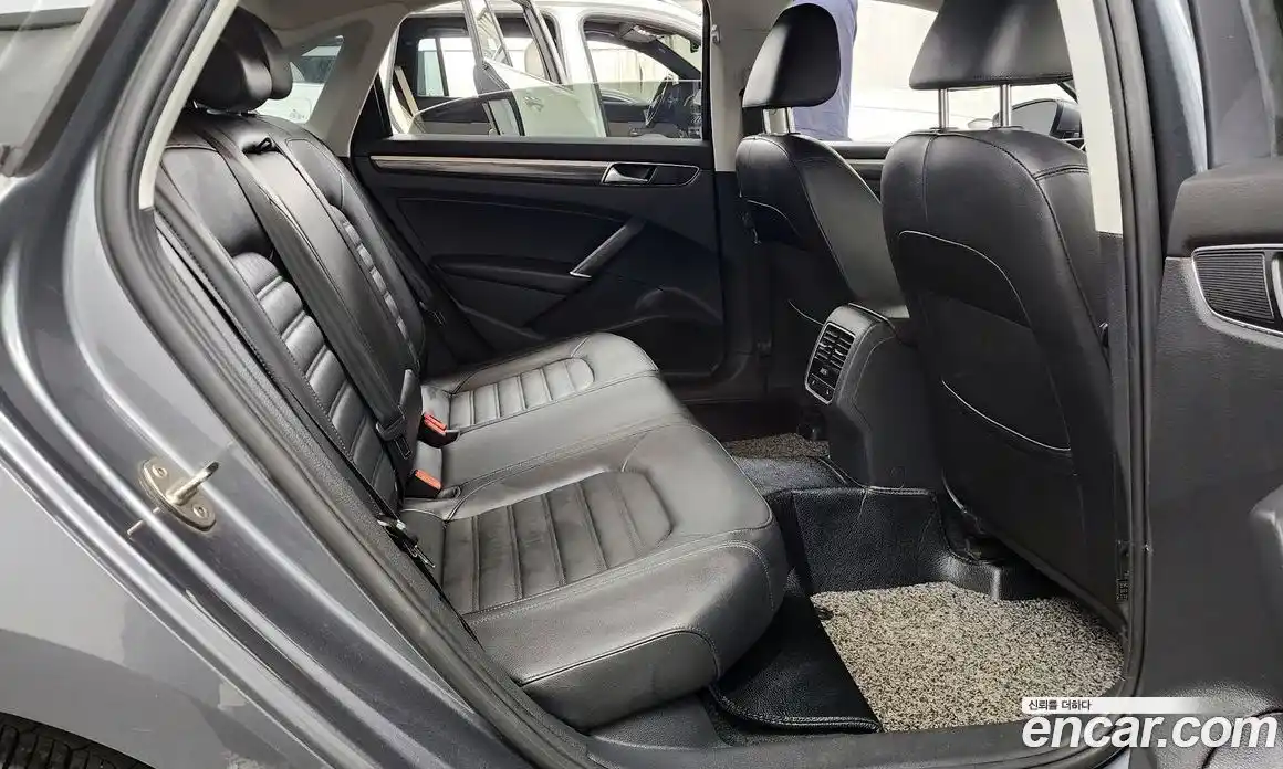 Volkswagen Passat 2018 2.0 автомат (гидро), фото 18