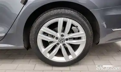 Volkswagen Passat 2018 2.0 автомат (гидро), миниатюра 7