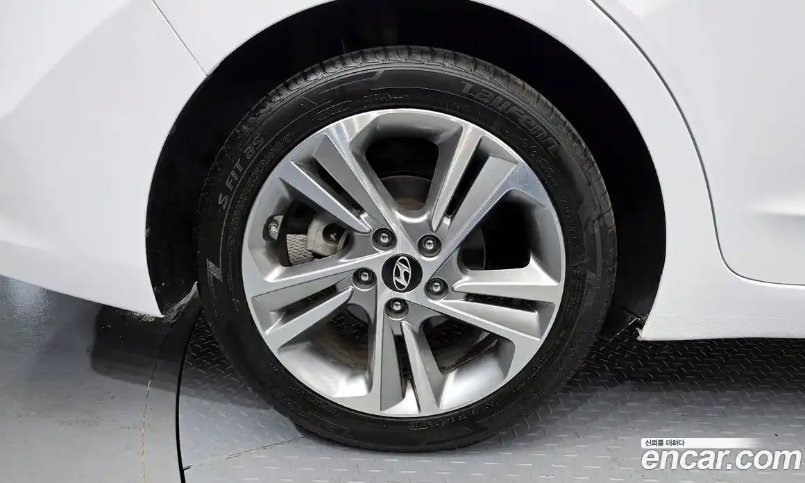 Hyundai Avante 2017 1.6 гидро, фото 5