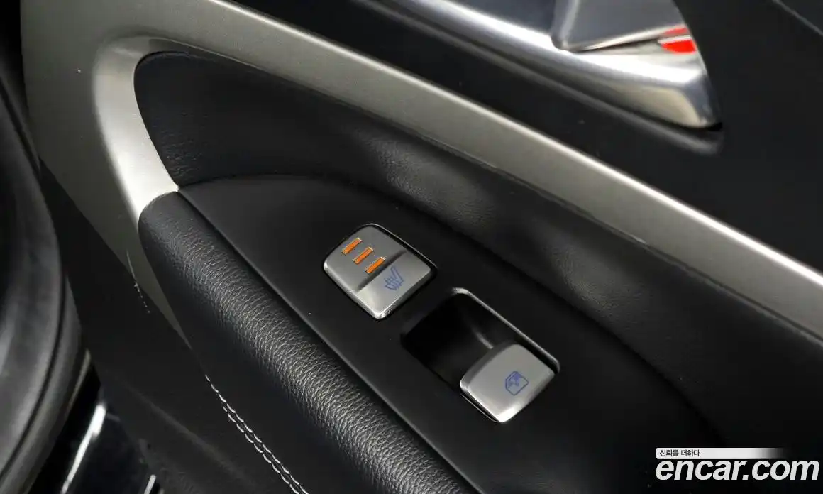 Genesis G70 2022 2.0 гидро, фото 24
