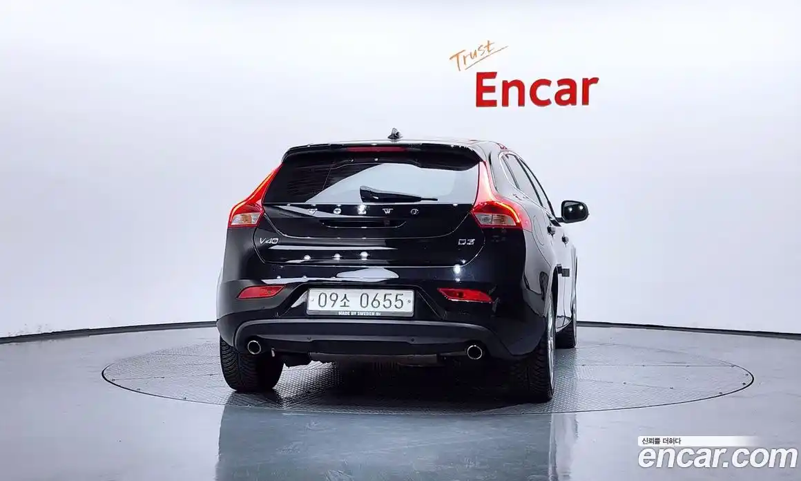 Volvo V40 2016 2.0 автомат (гидро), фото 4