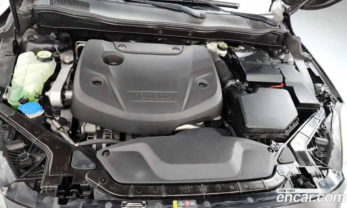 Volvo V40 2016 2.0 автомат (гидро), фото 6