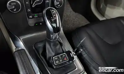 Volvo V40 2016 2.0 автомат (гидро), миниатюра 9