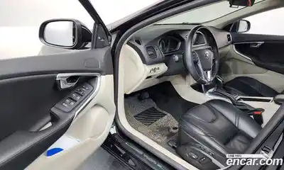 Volvo V40 2016 2.0 автомат (гидро), миниатюра 10