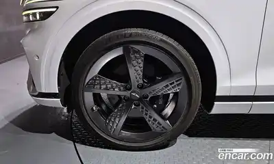 Genesis GV70 2022 2.5 гидро, миниатюра 5