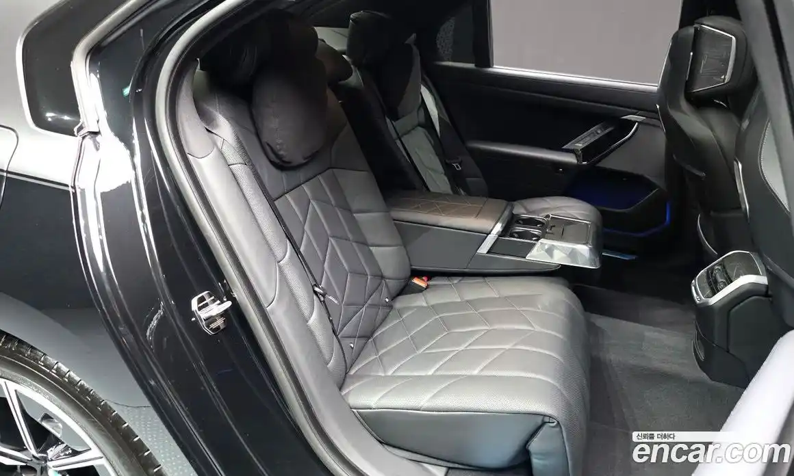 BMW 7-Series 2023 3.0 гидро, фото 17